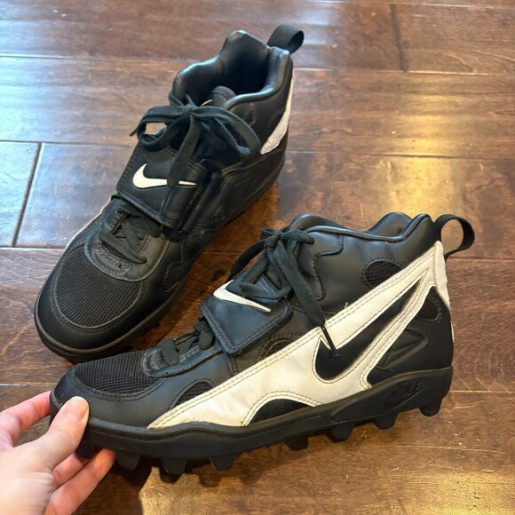 Nike Diamond Turf 93 TD football cleats